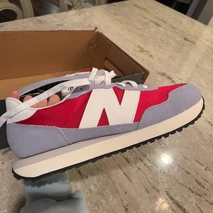 BRAND NEW Men’s New Balance Shoes! Lifestyle mode de vie style, size 10.5